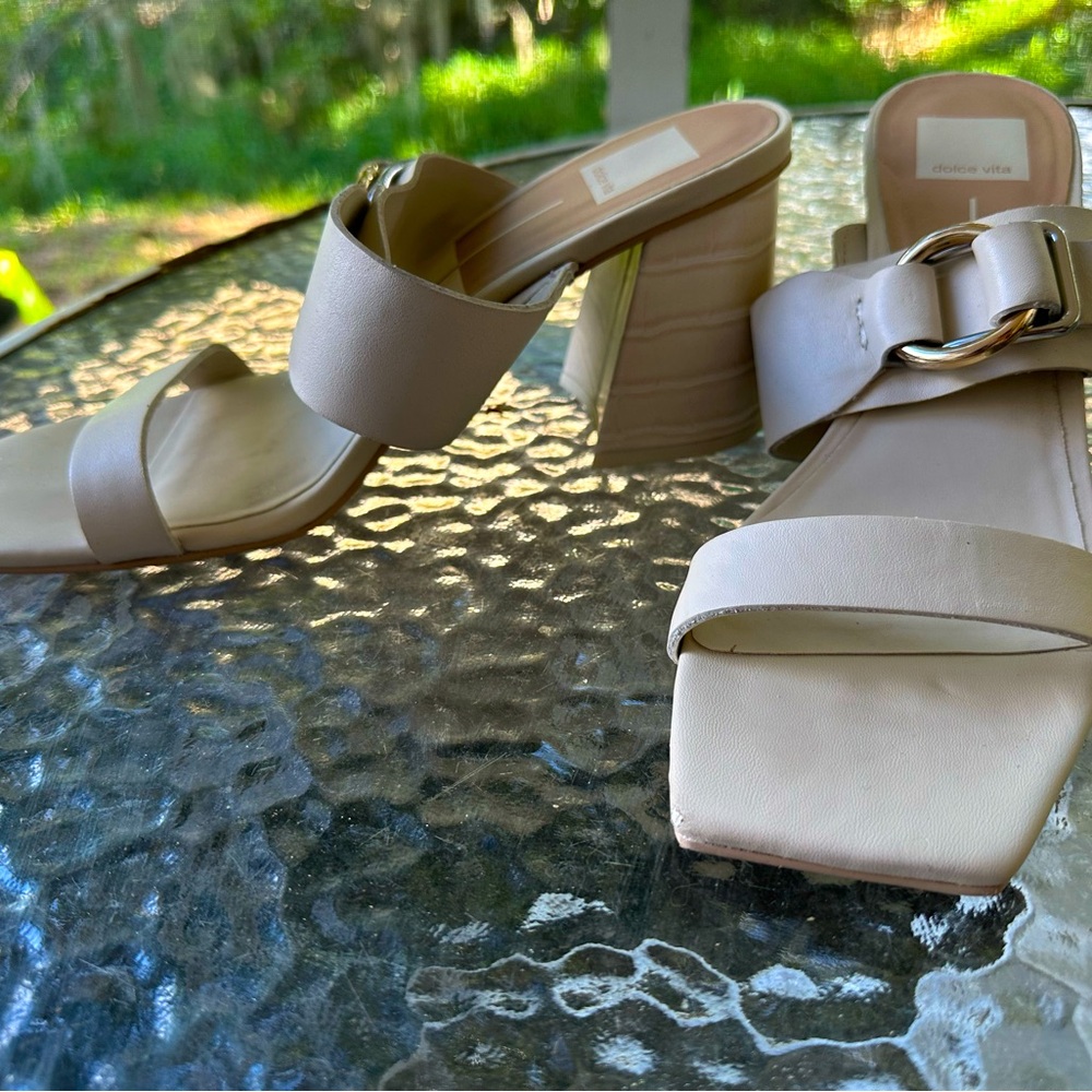 Dolce Vita Portia Sandal, Ivory Snake Skin Texture (size 10) Gently used